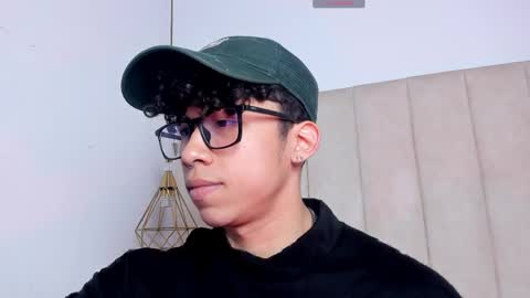 akazaboy online show from 04/17/26, 08:23