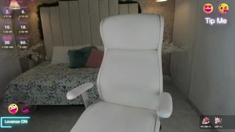 Luna online show from 01/14/25, 06:13