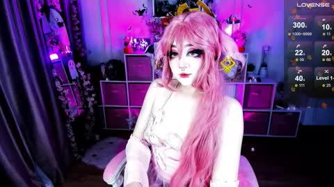 Snapshot of aki__ra chatting on 10/26/25, 12:27 Aki online show from 10/26/25, 12:27