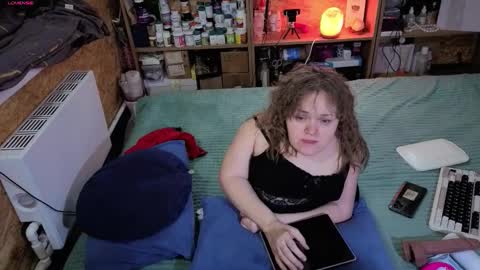 Snapshot of akindmodel chatting on 11/23/25, 07:19 Natalie online show from 11/23/25, 07:19