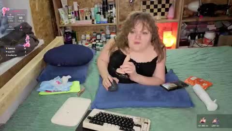 Snapshot of akindmodel chatting on 12/14/25, 04:34 Natalie online show from 12/14/25, 04:34