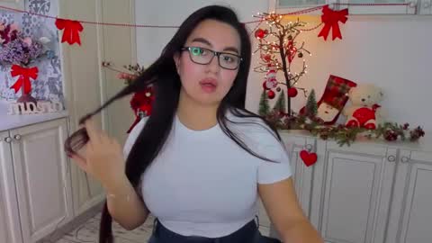 akira_oh_yes online show from 12/17/24, 12:33