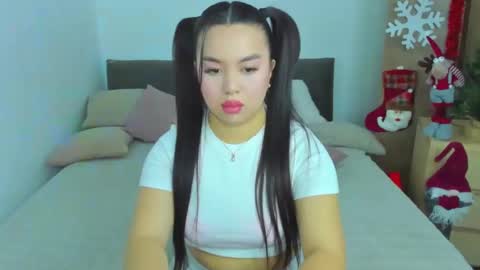 akira_oh_yes online show from 01/12/25, 11:39