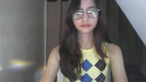 akira_z101 online show from 02/13/25, 03:03