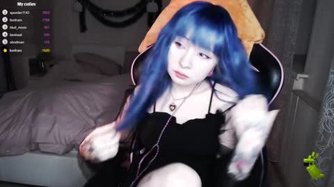 akirahartyx online show from 12/18/24, 01:45