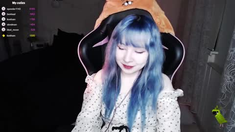 akirahartyx online show from 01/11/25, 02:04