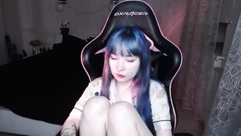 akirahartyx online show from 10/15/25, 04:07