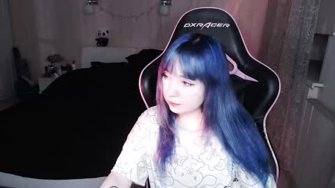 akirahartyx online show from 11/21/25, 03:44