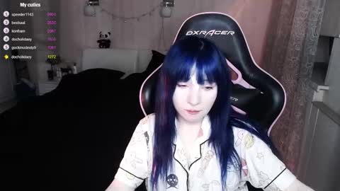 akirahartyx online show from 11/27/25, 04:42