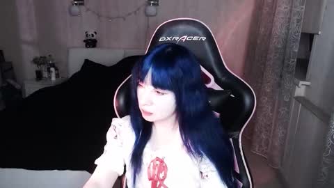 akirahartyx online show from 11/30/25, 04:33