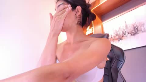 Snapshot of alahia__rodriguez chatting on 02/01/26, 12:15 Alahia Rodriguez online show from 02/01/26, 12:15