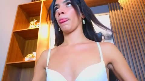 Snapshot of alahia__rodriguez chatting on 05/02/26, 07:41 Alahia Rodriguez online show from 05/02/26, 07:41