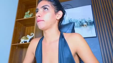 Snapshot of alahia__rodriguez chatting on 05/19/26, 05:19 Alahia Rodriguez online show from 05/19/26, 05:19