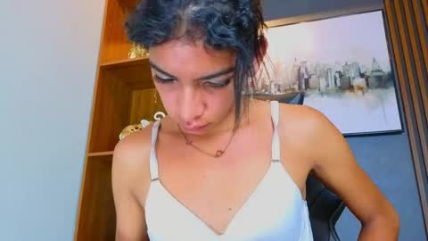Snapshot of alahia__rodriguez chatting on 05/24/26, 12:21 Alahia Rodriguez online show from 05/24/26, 12:21