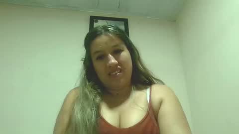Snapshot of alahia_fox chatting on 12/25/24, 10:06 alahia online show from 12/25/24, 10:06