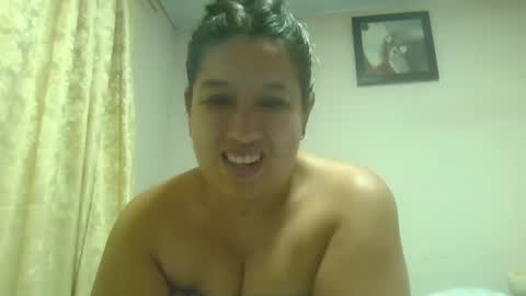 Snapshot of alahia_fox chatting on 01/01/25, 04:18 alahia online show from 01/01/25, 04:18