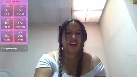 Snapshot of alahia_fox chatting on 01/17/25, 08:33 alahia online show from 01/17/25, 08:33