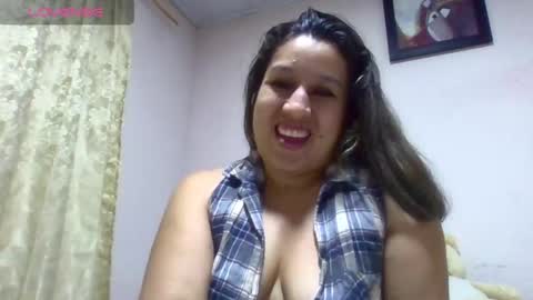 Snapshot of alahia_fox chatting on 02/27/25, 04:41 alahia online show from 02/27/25, 04:41
