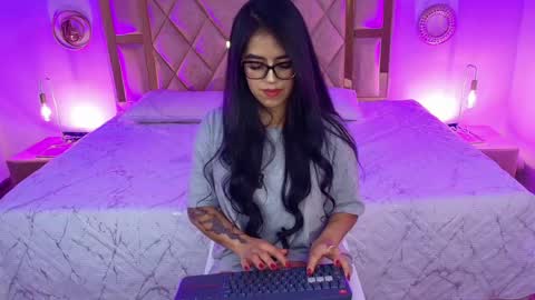 alahiacolucci online show from 05/30/26, 01:30