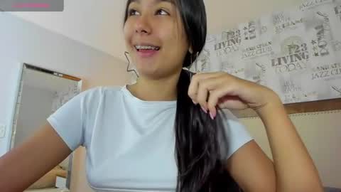 Snapshot of alahiacruz1 chatting on 06/23/26, 07:12 A L A H I A online show from 06/23/26, 07:12