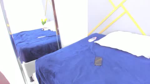 alaia_colins online show from 02/12/25, 03:49