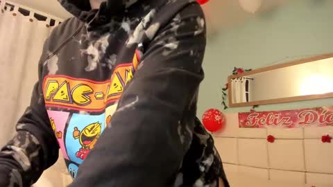 Snapshot of alaia_greyy chatting on 02/18/25, 02:16 Alaia online show from 02/18/25, 02:16