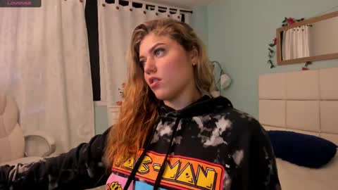 Snapshot of alaia_greyy chatting on 02/25/25, 01:50 Alaia online show from 02/25/25, 01:50