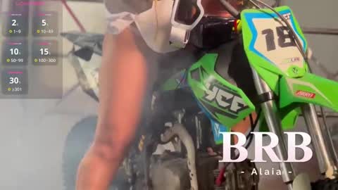 Snapshot of alaia_greyy chatting on 09/20/25, 02:29 Alaia online show from 09/20/25, 02:29