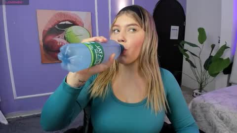 Snapshot of alaia_greyy chatting on 11/11/25, 12:38 Alaia online show from 11/11/25, 12:38