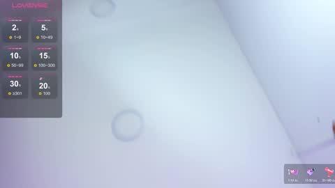 Snapshot of alaia_greyy chatting on 11/28/25, 01:25 Alaia online show from 11/28/25, 01:25