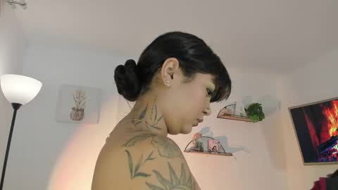 Snapshot of alaiarogerss chatting on 06/05/26, 10:43 online show from 06/05/26, 10:43