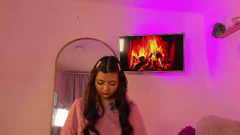 Snapshot of alaiarogerss chatting on 06/12/26, 10:47 online show from 06/12/26, 10:47