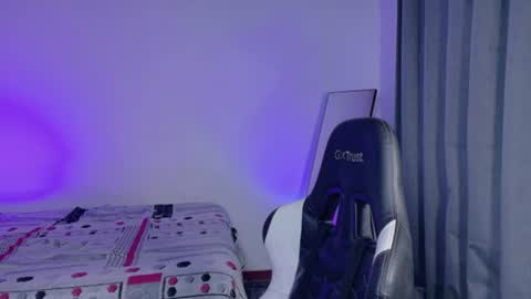Snapshot of alan18n chatting on 07/12/26, 01:24 alan18n online show from 07/12/26, 01:24