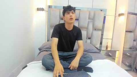 Snapshot of alan__brook chatting on 07/23/26, 11:19 Alan Brook online show from 07/23/26, 11:19
