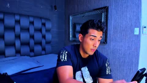 Snapshot of alan_greek_1 chatting on 04/20/26, 11:50 Alan greek online show from 04/20/26, 11:50