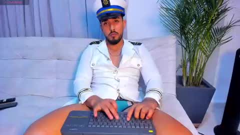 Snapshot of alan_greek_1 chatting on 07/15/26, 03:23 Alan greek online show from 07/15/26, 03:23