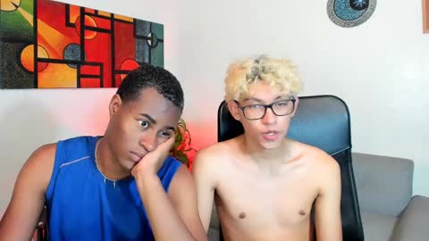 Snapshot of alan_scot chatting on 01/11/25, 04:59 Alan and Criss - WE JUST FRIENDS WITH BENEFITS BOTH VERS online show from 01/11/25, 04:59