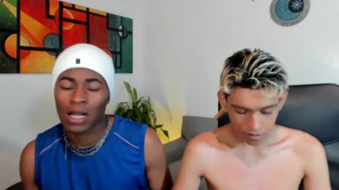 Snapshot of alan_scot chatting on 02/26/25, 01:32 Alan and Criss - WE JUST FRIENDS WITH BENEFITS BOTH VERS online show from 02/26/25, 01:32