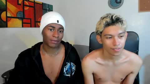 Snapshot of alan_scot chatting on 02/27/25, 12:43 Alan and Criss - WE JUST FRIENDS WITH BENEFITS BOTH VERS online show from 02/27/25, 12:43