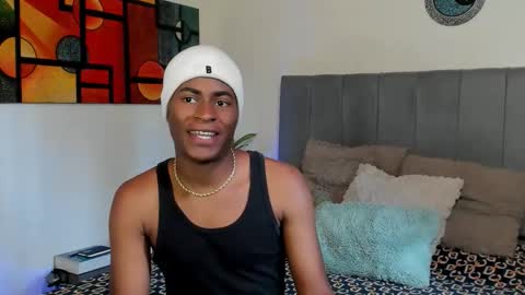 Snapshot of alan_scot chatting on 11/11/25, 05:35 Alan and Criss - WE JUST FRIENDS WITH BENEFITS BOTH VERS online show from 11/11/25, 05:35