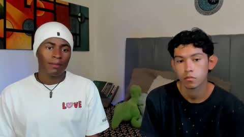 Snapshot of alan_scot chatting on 11/26/25, 07:37 Alan and Criss - WE JUST FRIENDS WITH BENEFITS BOTH VERS online show from 11/26/25, 07:37