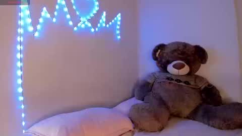 Snapshot of alana_77 chatting on 09/16/25, 10:00 Alana online show from 09/16/25, 10:00