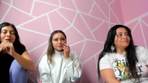 Snapshot of alana__07 chatting on 11/24/25, 02:50 Alana online show from 11/24/25, 02:50