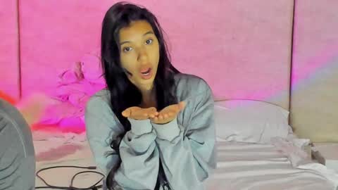 Snapshot of alana__get chatting on 12/14/24, 09:29 online show from 12/14/24, 09:29