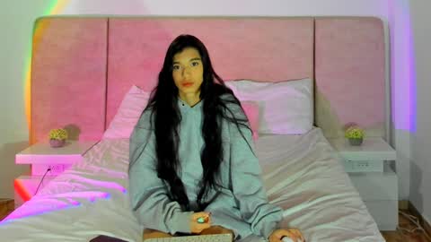 Snapshot of alana__get chatting on 01/02/25, 06:40 online show from 01/02/25, 06:40