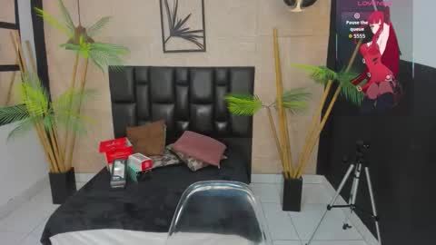 Alana online show from 09/19/25, 03:56