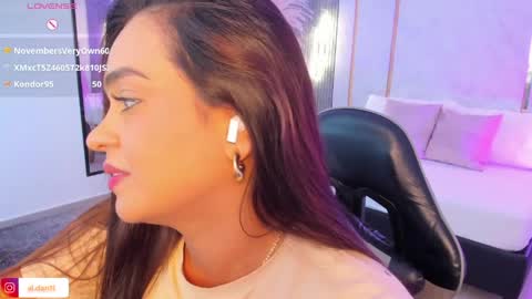Snapshot of alana_dantes chatting on 05/28/26, 08:39 M E L I online show from 05/28/26, 08:39