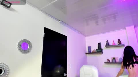 Snapshot of alana_madison chatting on 12/18/24, 10:30 Maeve online show from 12/18/24, 10:30