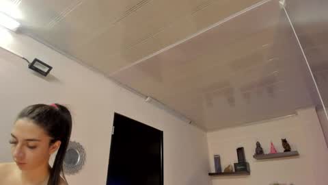 Snapshot of alana_madison chatting on 12/21/24, 10:28 Maeve online show from 12/21/24, 10:28