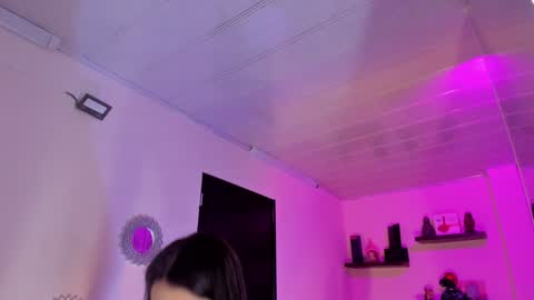Snapshot of alana_madison chatting on 02/04/25, 11:05 Maeve online show from 02/04/25, 11:05